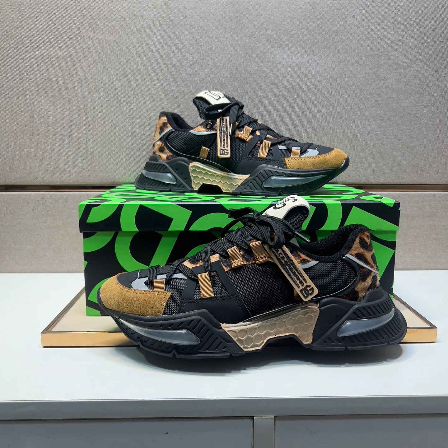⬛️Men's men's shoes💰p560【DG～】couple casual shoes 2025z cabinet sales simultaneously 🔶Size: 35-44#️⃣ 🔷1 color🔜The upper is made of multi-material splicing➕Mesh lining, comfortable and breathable, sole: original comfortable and wear-resistant outsole, ⚠️real thing📱photographed🎬real thing is better📢📢📢